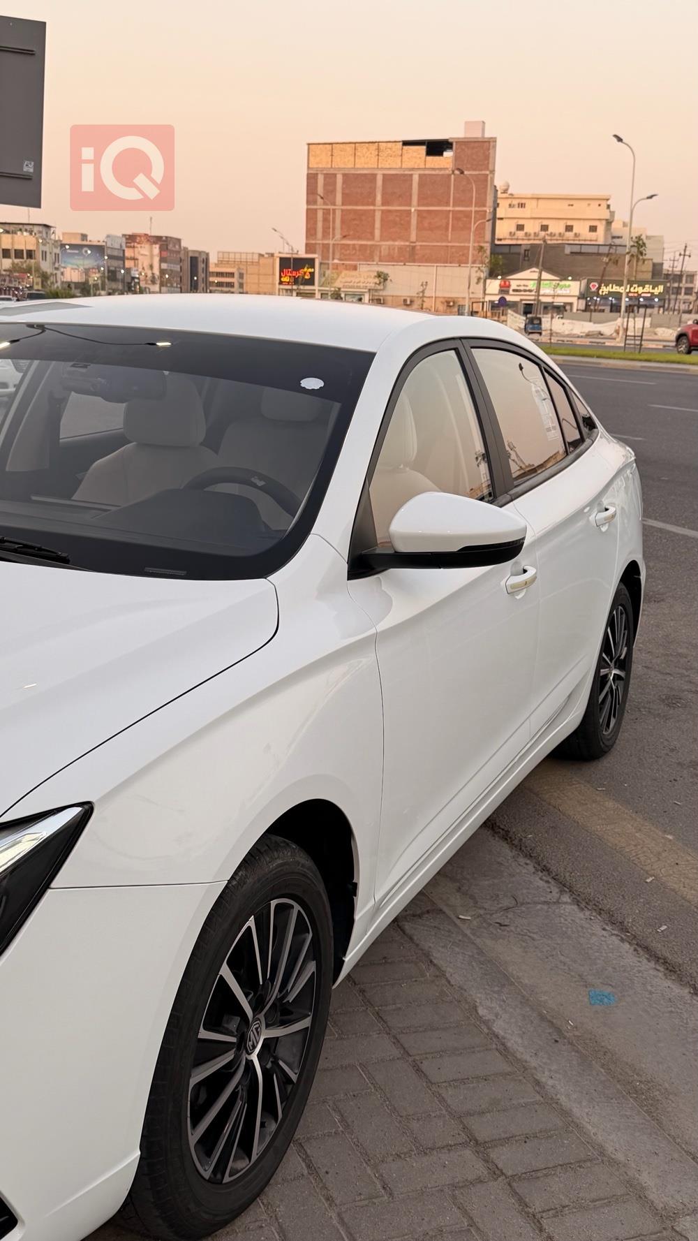MG 5 Plus